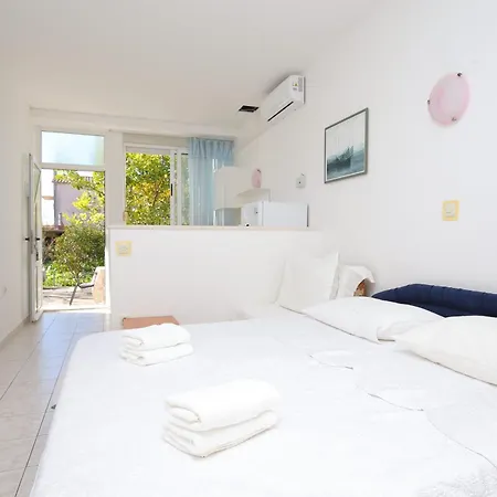Apartment Family Friendly Seaside Podstrana, Split - 23954 *