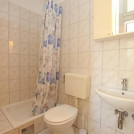Apartment Family Friendly Seaside Podstrana, Split - 23954 Podstrana