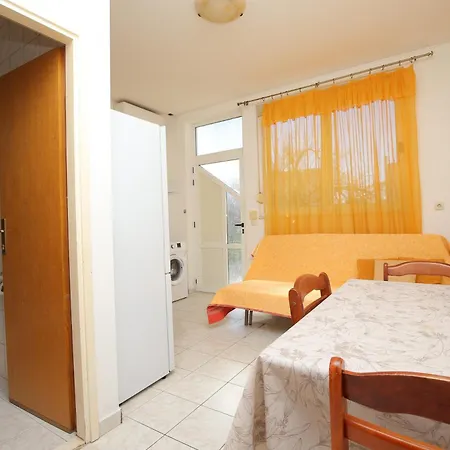 Apartment Family Friendly Seaside Podstrana, Split - 23954 *