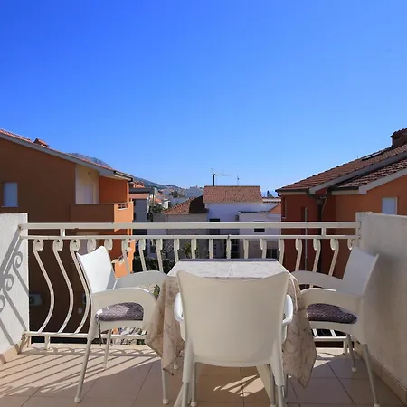 Family Friendly Seaside Podstrana, Split - 23954 Apartment Podstrana