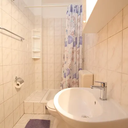 Family Friendly Seaside Podstrana, Split - 23954 Apartment