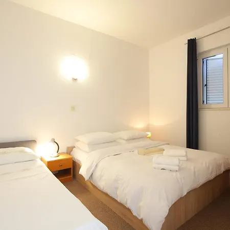 Family Friendly Seaside Podstrana, Split - 23954