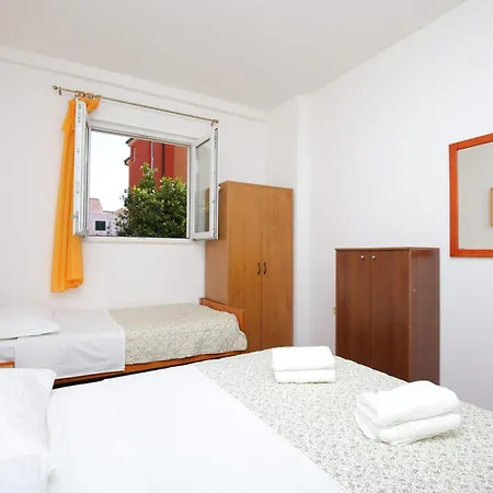 Family Friendly Seaside Podstrana, Split - 23954 Apartment