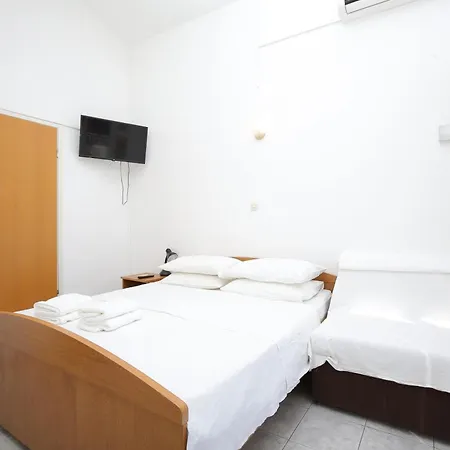 Family Friendly Seaside Podstrana, Split - 23954 * Ποντστράνα