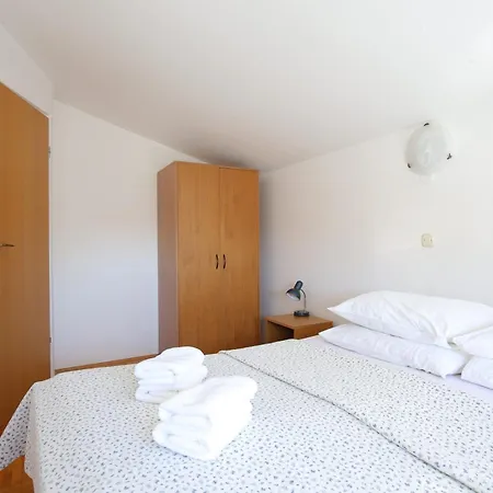 Διαμέρισμα Family Friendly Seaside Podstrana, Split - 23954 *