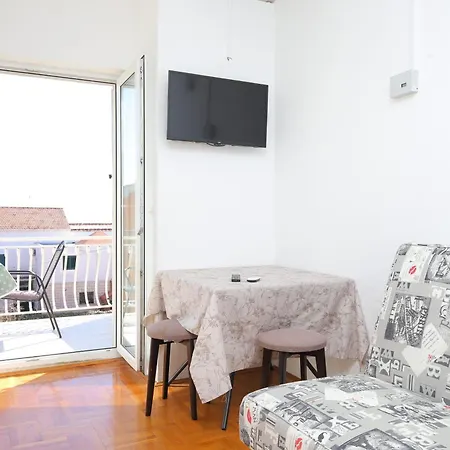 Family Friendly Seaside - Split - 23954